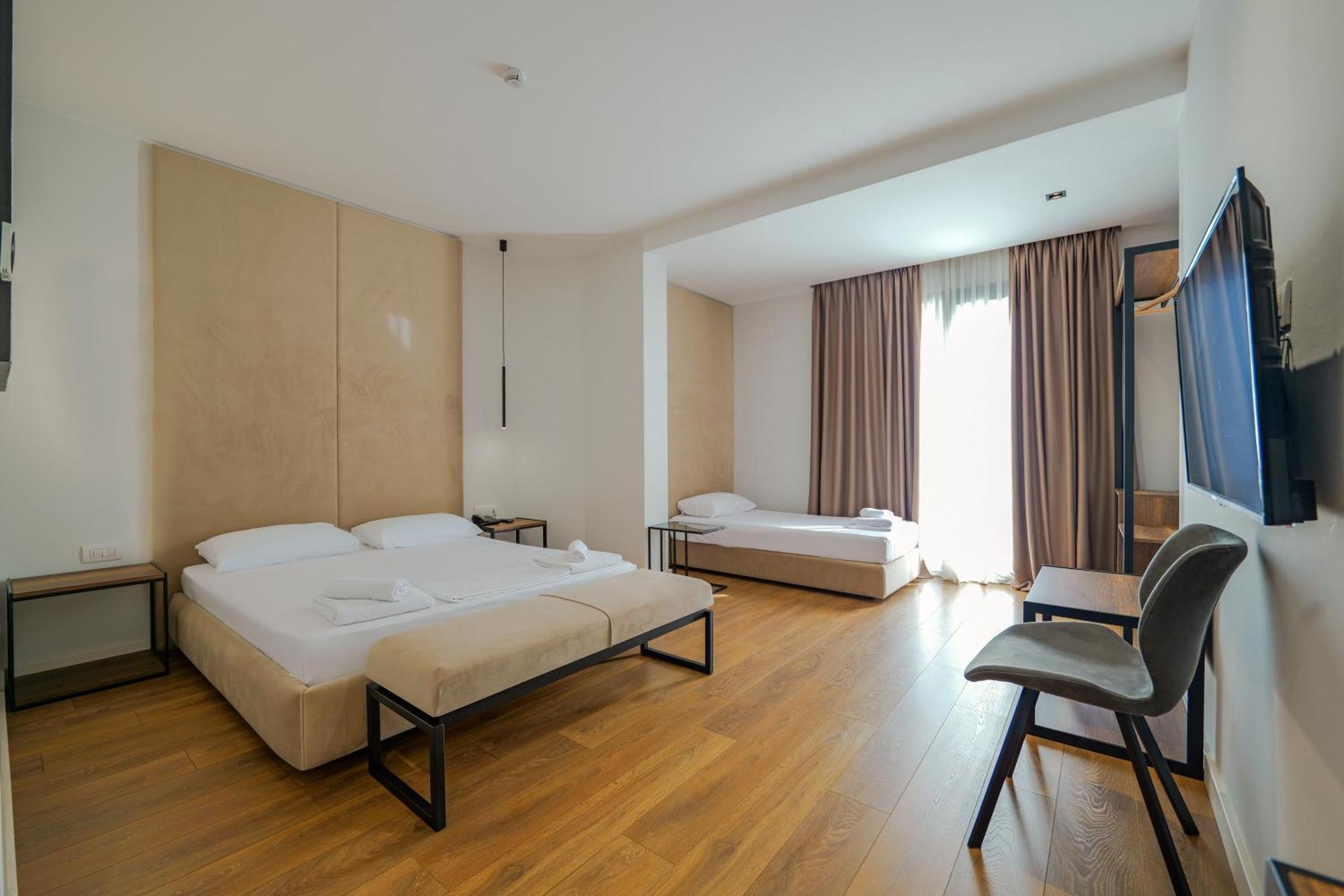 Hotel Central Vlora Kültér fotó