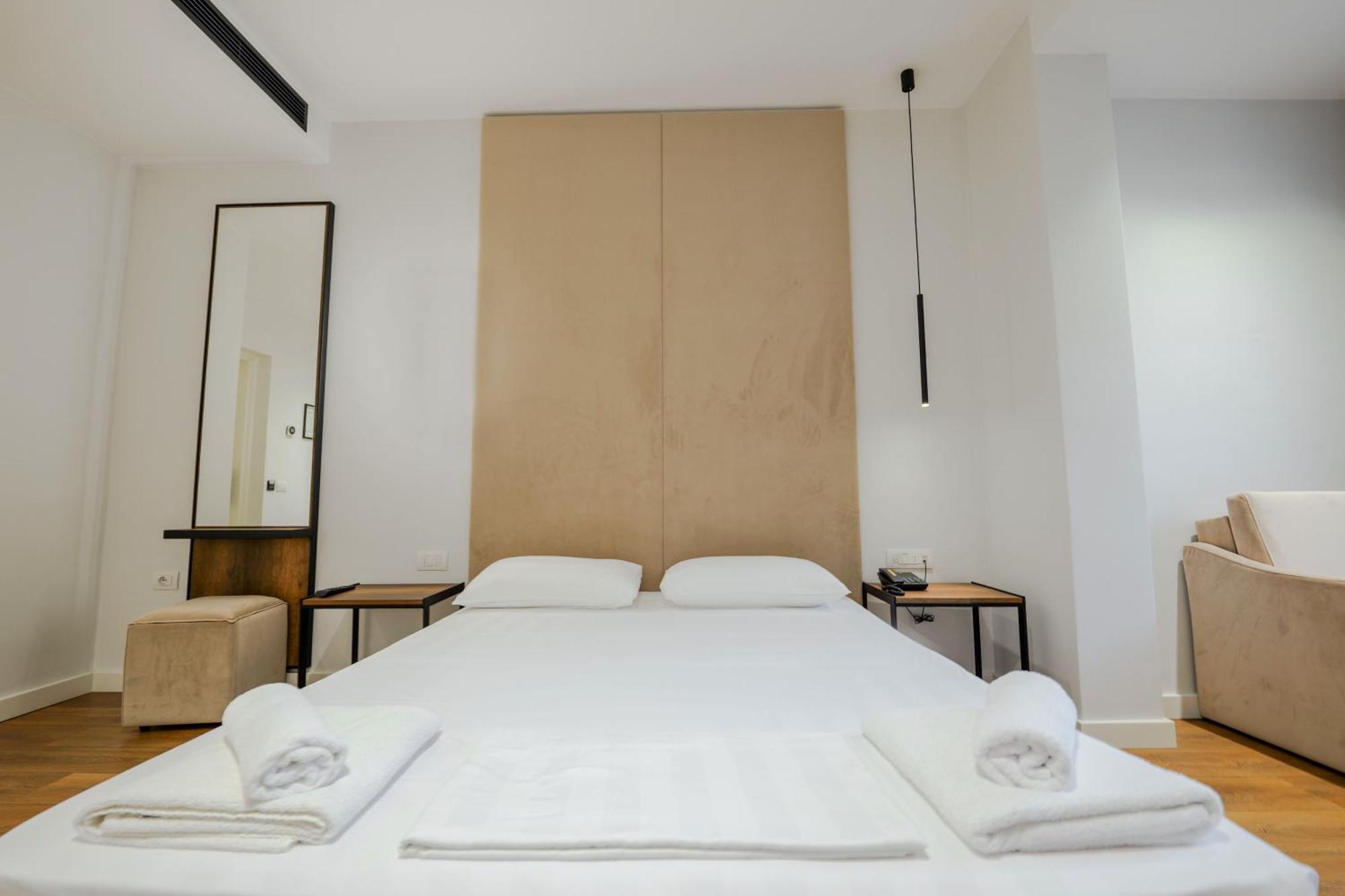 Hotel Central Vlora Kültér fotó