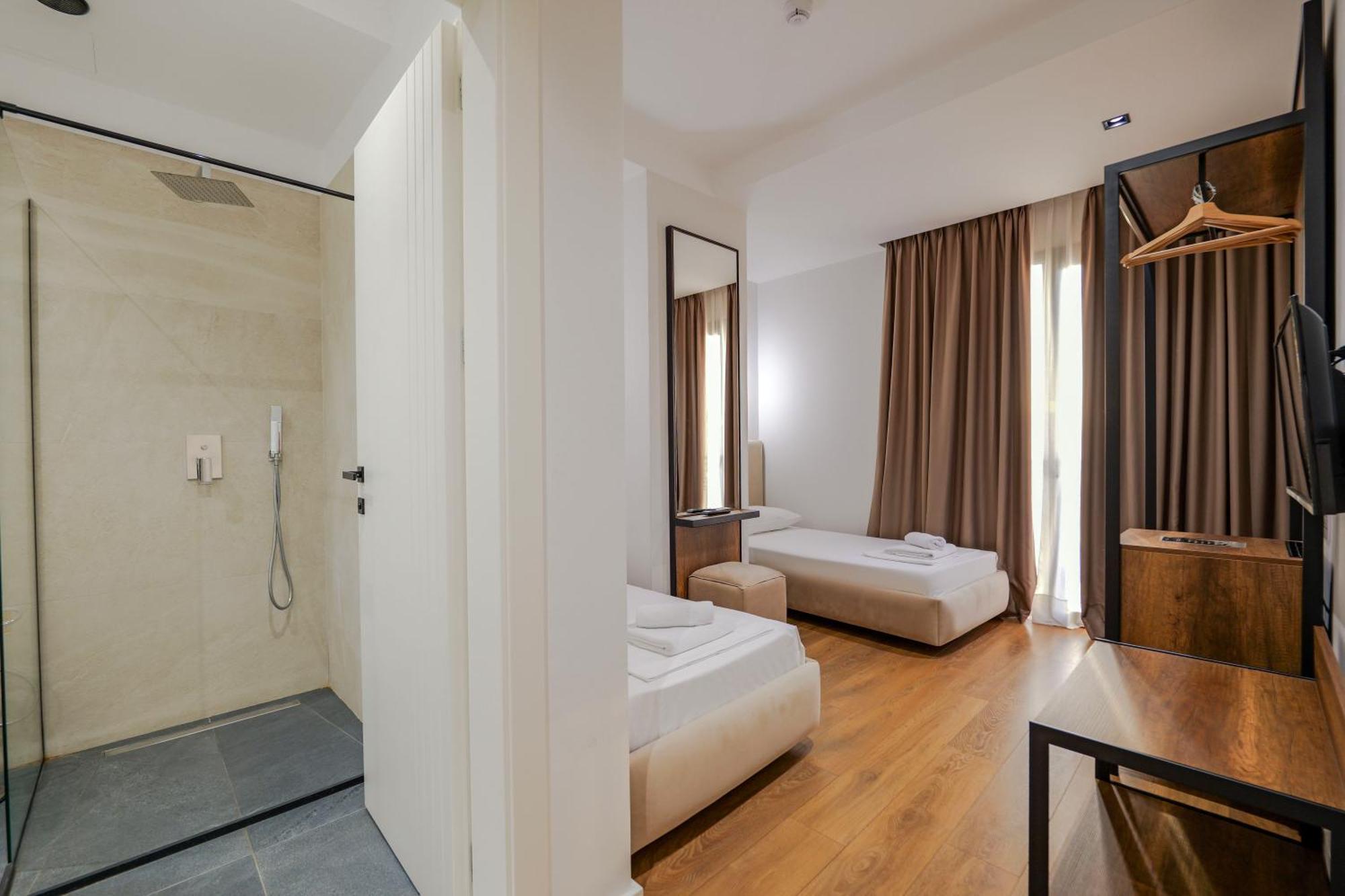 Hotel Central Vlora Kültér fotó