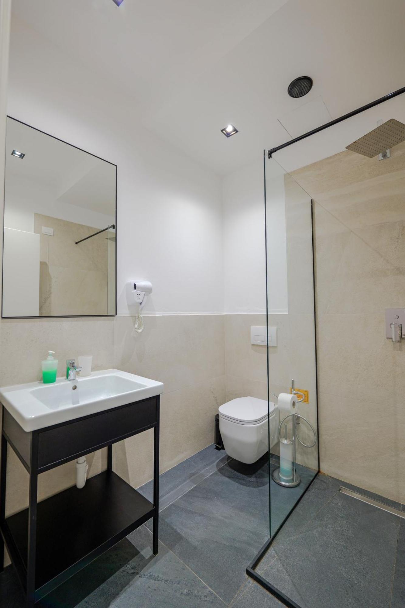 Hotel Central Vlora Kültér fotó
