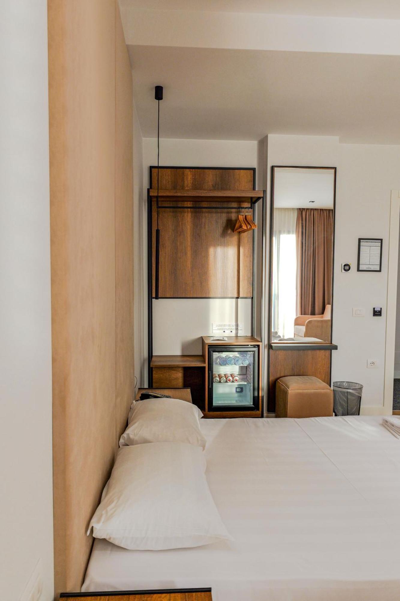 Hotel Central Vlora Kültér fotó