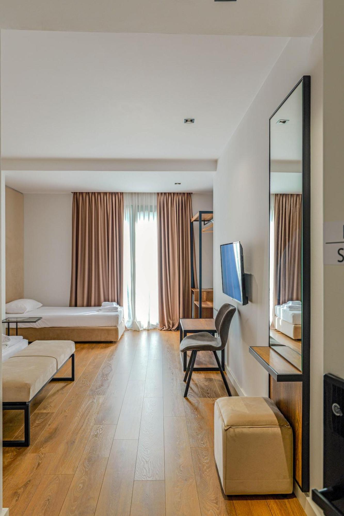 Hotel Central Vlora Kültér fotó