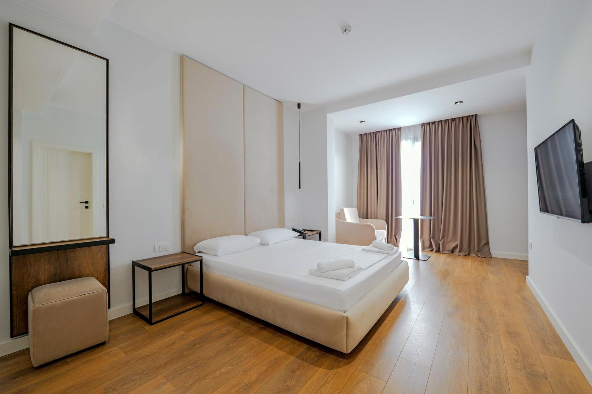 Hotel Central Vlora Kültér fotó