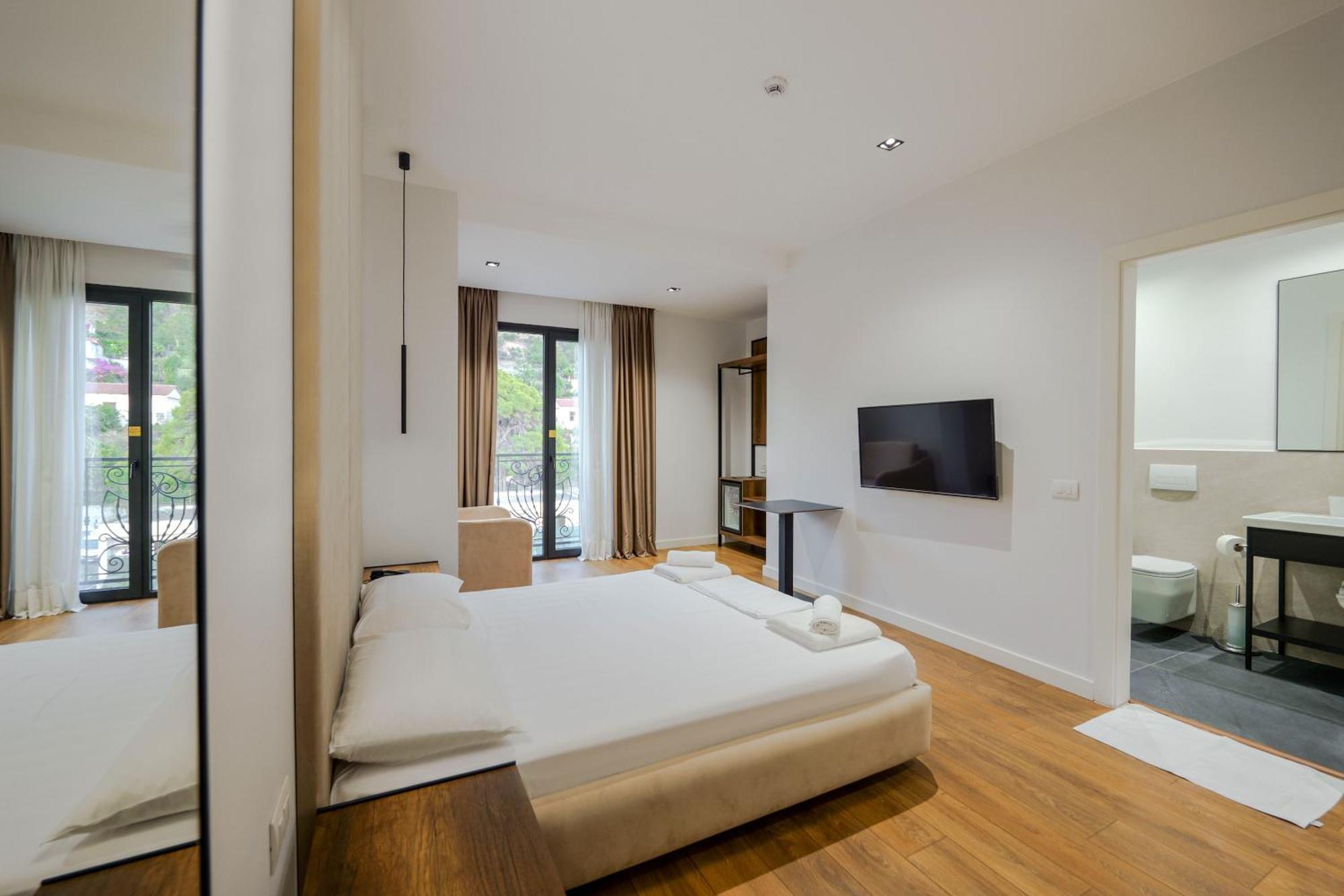 Hotel Central Vlora Kültér fotó