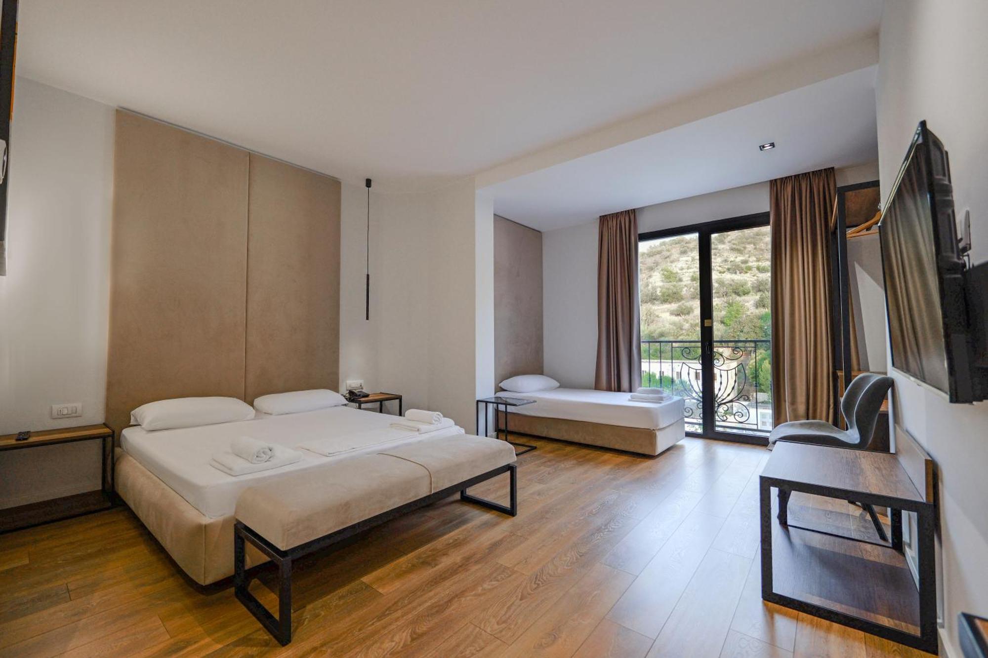 Hotel Central Vlora Kültér fotó