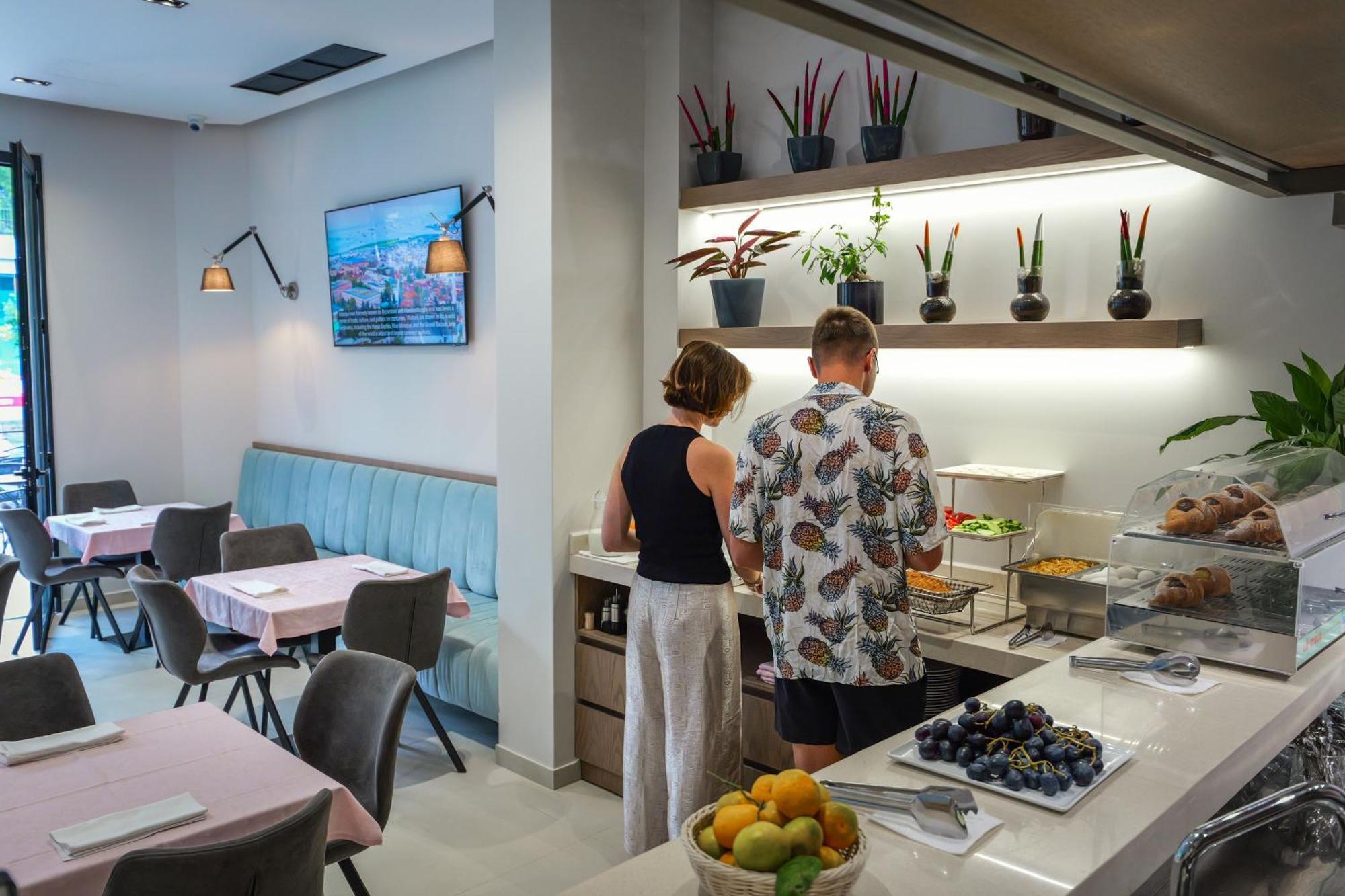 Hotel Central Vlora Kültér fotó