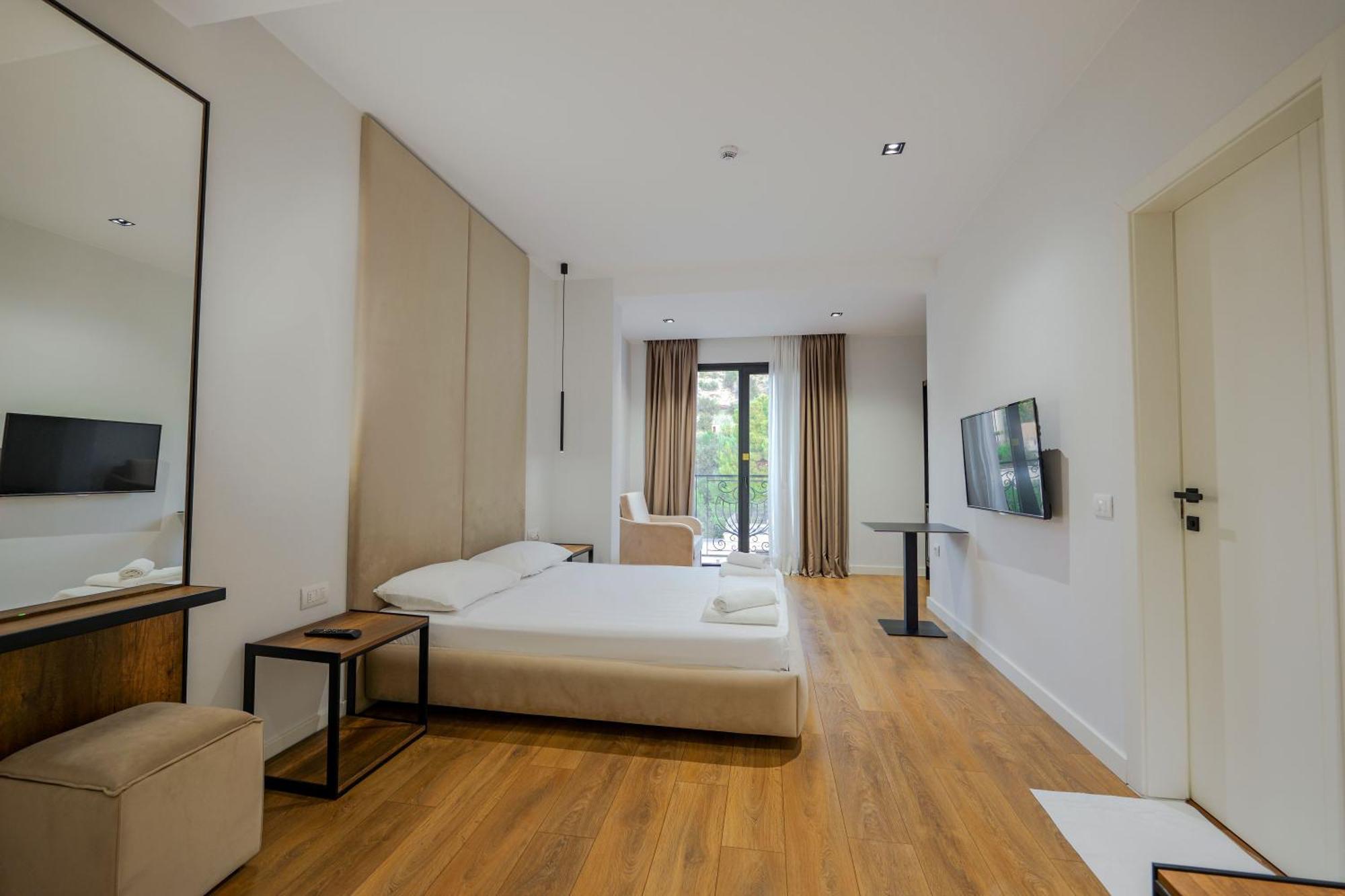 Hotel Central Vlora Kültér fotó