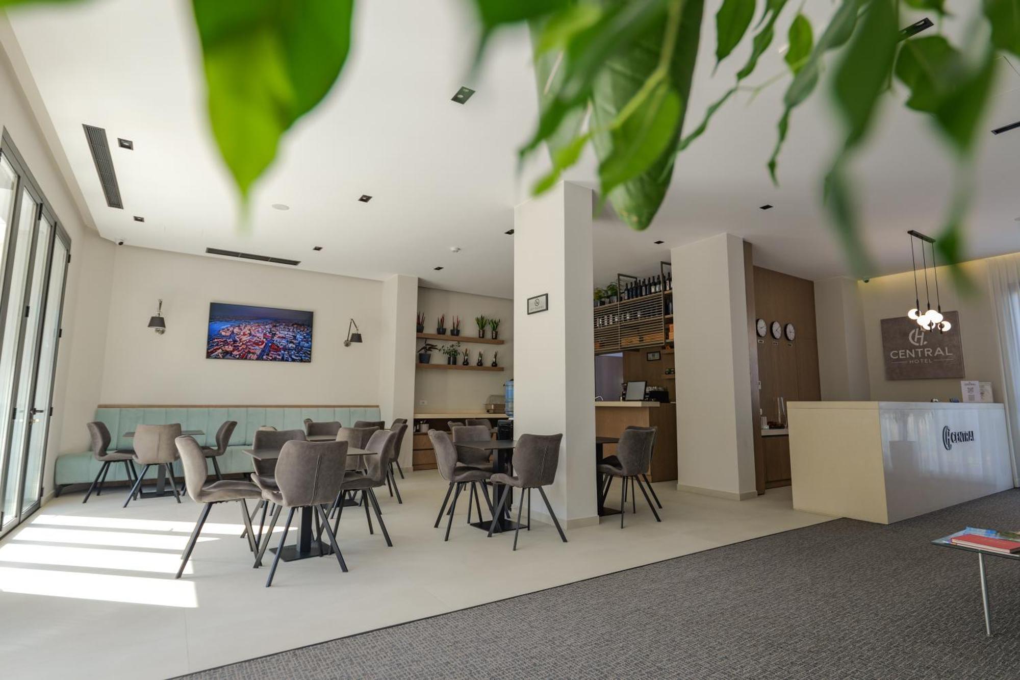 Hotel Central Vlora Kültér fotó