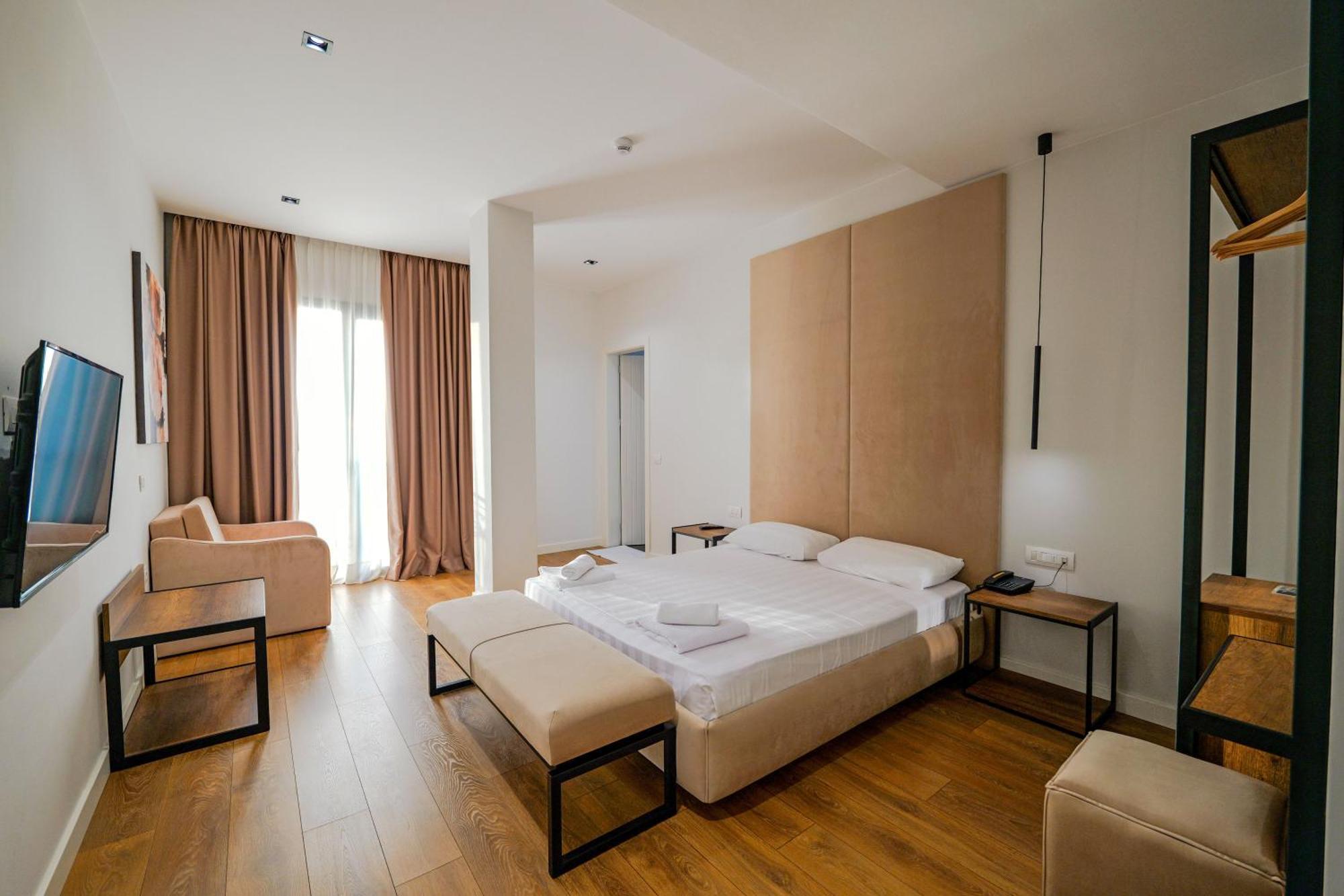 Hotel Central Vlora Kültér fotó